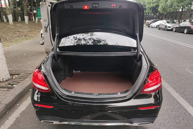Used Mercedes-Benz E-Class 2019 Restyled E 300 L Sport Luxury Edition Trunk