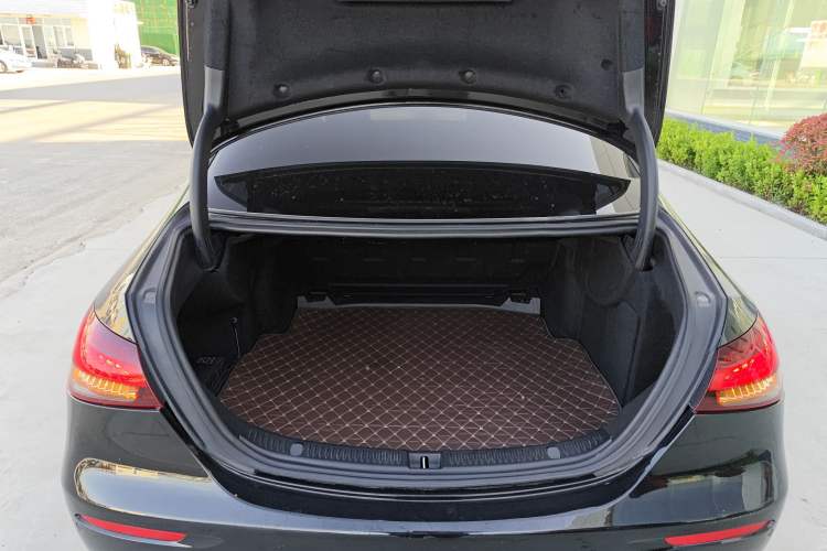 Used Mercedes-Benz E-Class 2019 E 300 L Sporty and Stylish Model Trunk