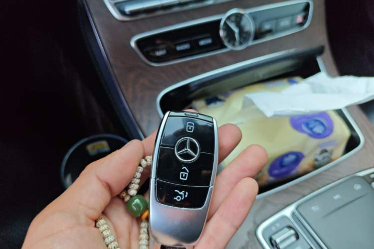 Used Mercedes-Benz E-Class 2019 E 260 L 4MATIC Vehicle Key