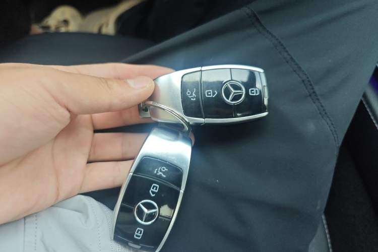Used Mercedes-Benz E-Class 2019 Restyled E 300 L Sporty and Stylish Edition Vehicle Key
