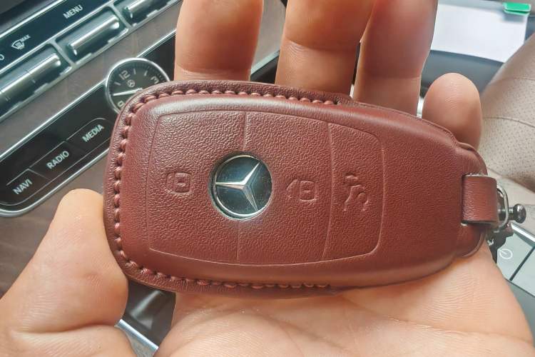 Used Mercedes-Benz E-Class 2019 Facelifted E 300 L Stylish Version Vehicle Key
