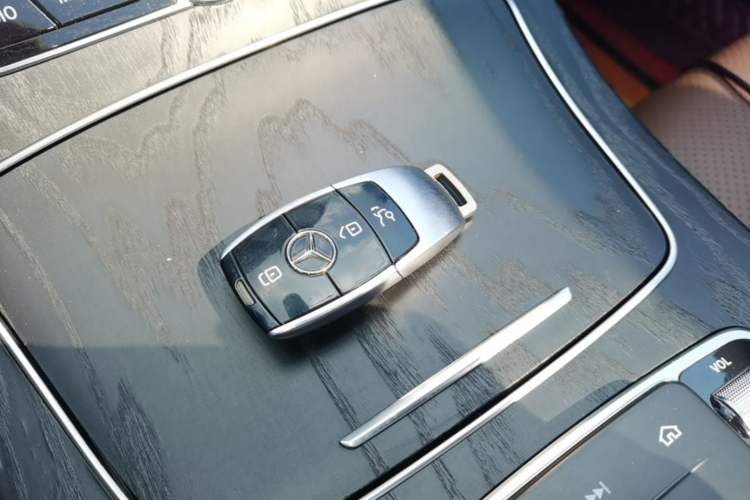 Used Mercedes-Benz E-Class 2019 Restyled E 300 L Sporty and Stylish Edition Vehicle Key
