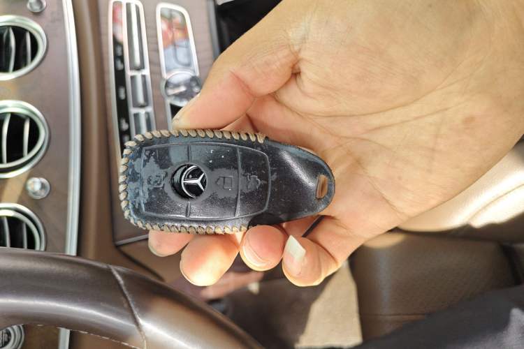 Used Mercedes-Benz E-Class 2019 E 200 L Vehicle Key