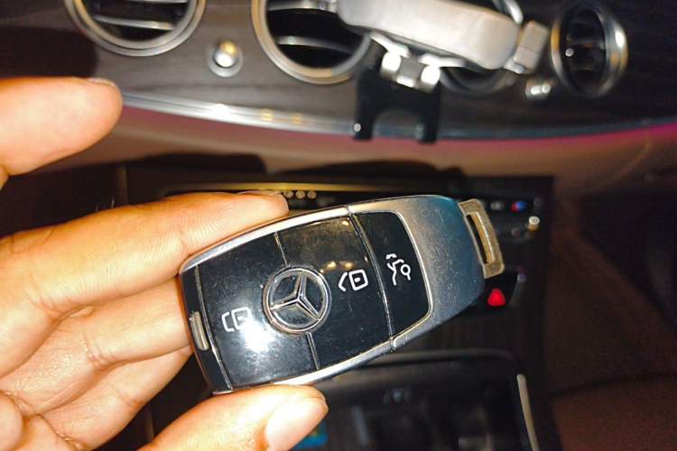 Used Mercedes-Benz E-Class 2019 Restyled E 300 L Sport Luxury Edition Vehicle Key