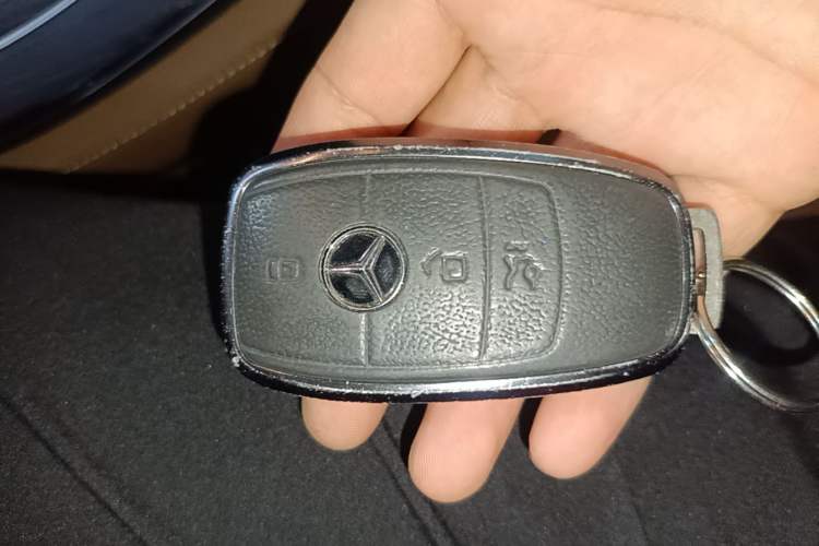 Used Mercedes-Benz E-Class 2019 Restyled E 300 L Sporty and Stylish Edition Vehicle Key