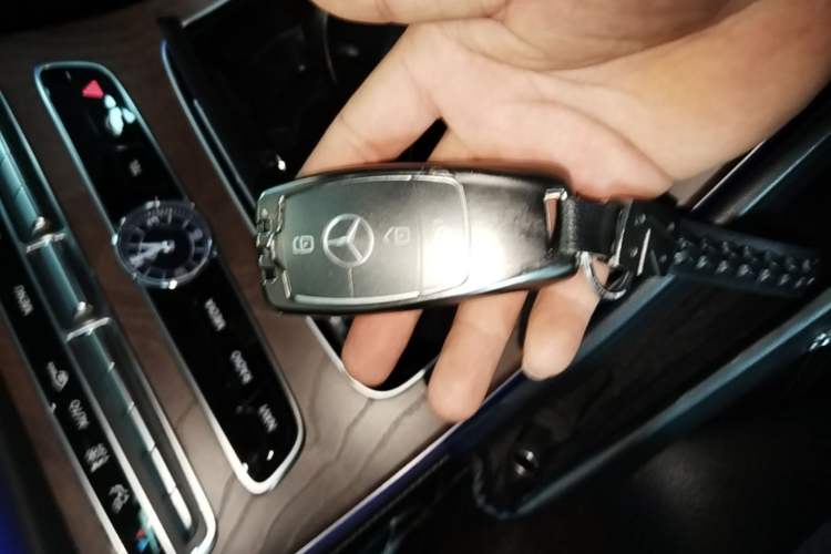 Used Mercedes-Benz E-Class 2019 E 260 L 4MATIC Vehicle Key