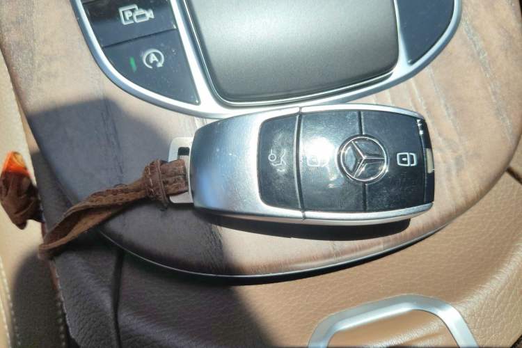 Used Mercedes-Benz E-Class 2019 E 260 L Vehicle Key