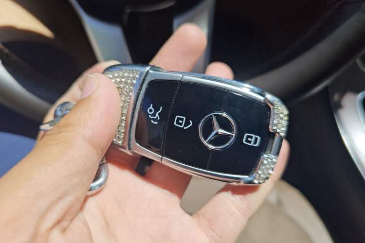 Used Mercedes-Benz E-Class 2019 Facelifted E 300 L Stylish Version Vehicle Key