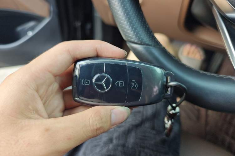 Used Mercedes-Benz E-Class 2019 Restyled E 300 L Sporty and Stylish Edition Vehicle Key