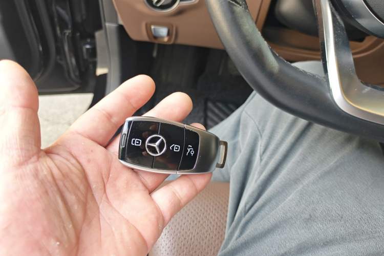 Used Mercedes-Benz E-Class 2019 E 300 L Sporty and Stylish Model Vehicle Key