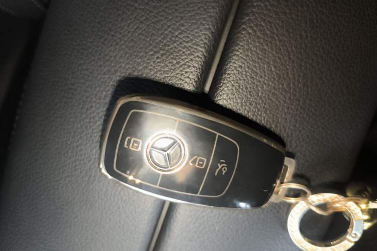 Used Mercedes-Benz E-Class 2019 E 260 L 4MATIC Vehicle Key