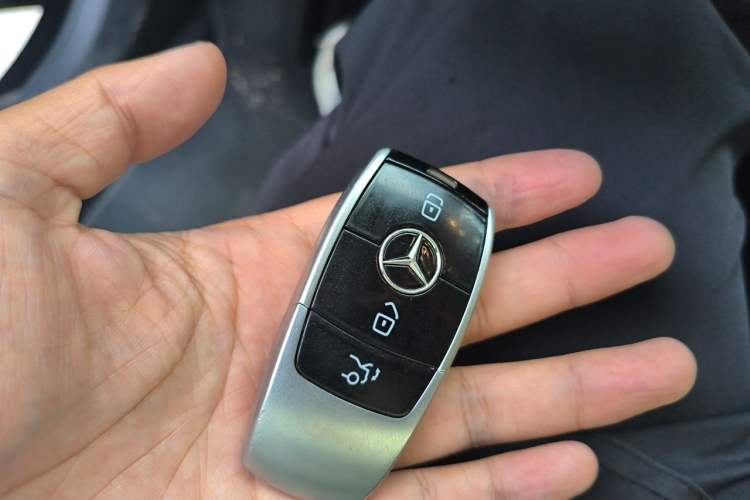 Used Mercedes-Benz E-Class 2019 E 300 L Sport Luxury Edition Vehicle Key
