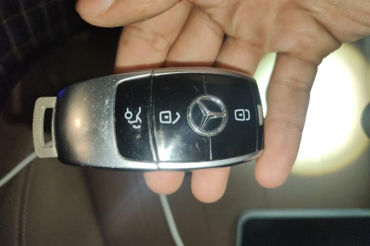 Used Mercedes-Benz E-Class 2019 Facelifted E 300 L Stylish Version Vehicle Key