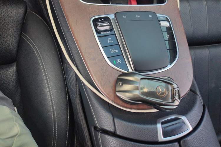 Used Mercedes-Benz E-Class 2019 E 260 L 4MATIC Vehicle Key