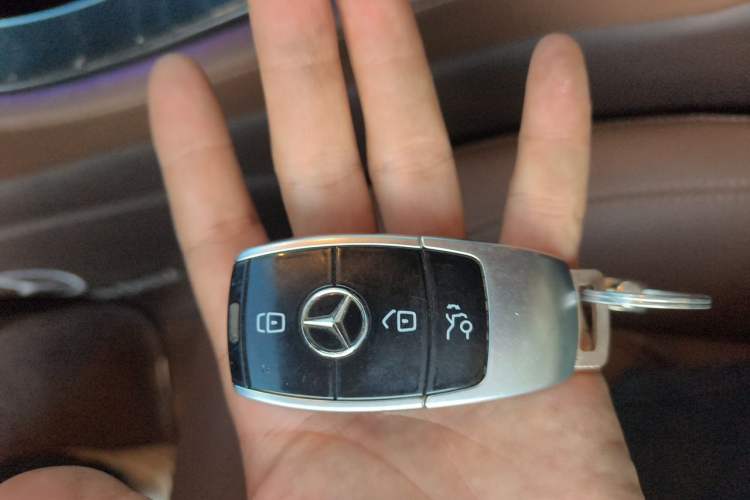 Used Mercedes-Benz E-Class 2019 E 200 L Sport Edition Vehicle Key