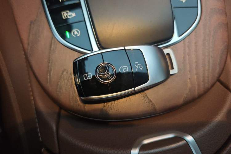 Used Mercedes-Benz E-Class 2019 Restyled E 300 L Luxury Edition Vehicle Key