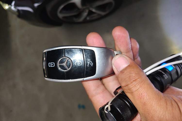 Used Mercedes-Benz E-Class 2019 Restyled E 300 L Sporty and Stylish Edition Vehicle Key