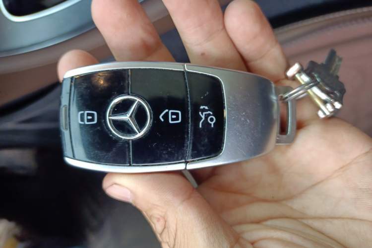 Used Mercedes-Benz E-Class 2019 Restyled E 300 L Sporty and Stylish Edition Vehicle Key