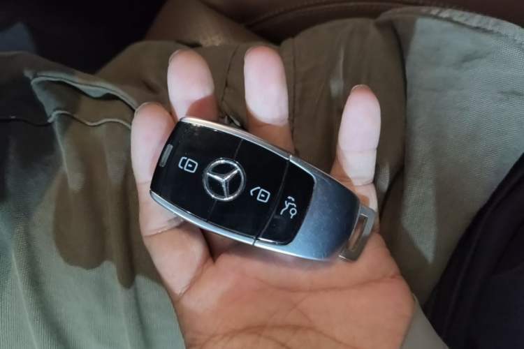Used Mercedes-Benz E-Class 2019 Restyled E 300 L Sporty and Stylish Edition Vehicle Key