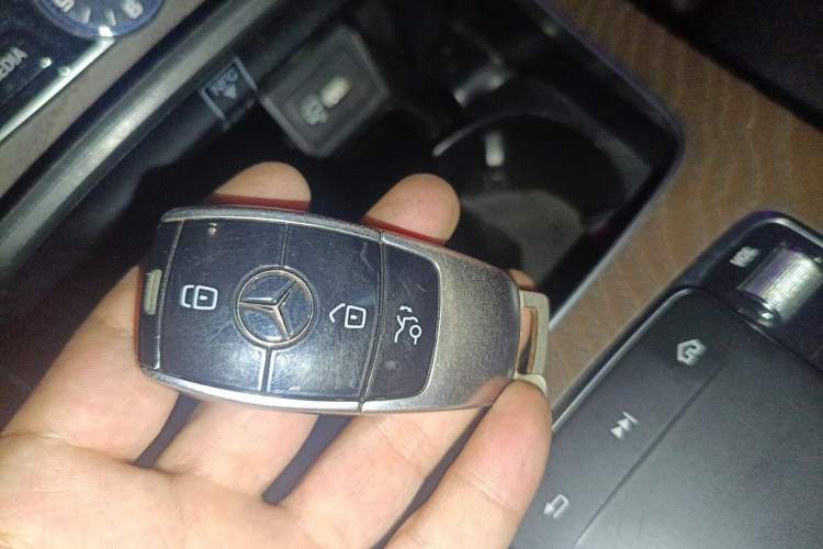 Used Mercedes-Benz E-Class 2019 E 260 L Vehicle Key