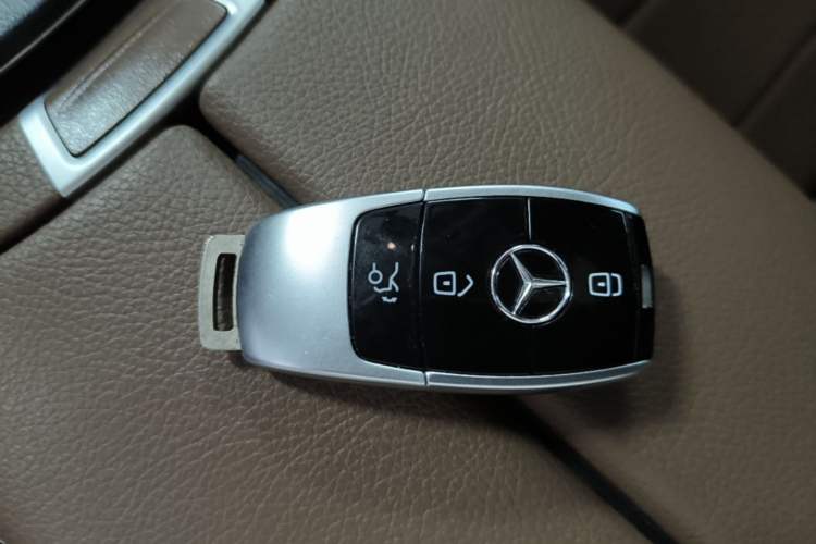 Used Mercedes-Benz E-Class 2019 Restyled E 300 L Sport Luxury Edition Vehicle Key