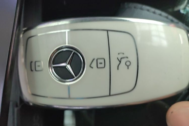 Used Mercedes-Benz E-Class 2019 Facelifted E 300 L Stylish Version Vehicle Key