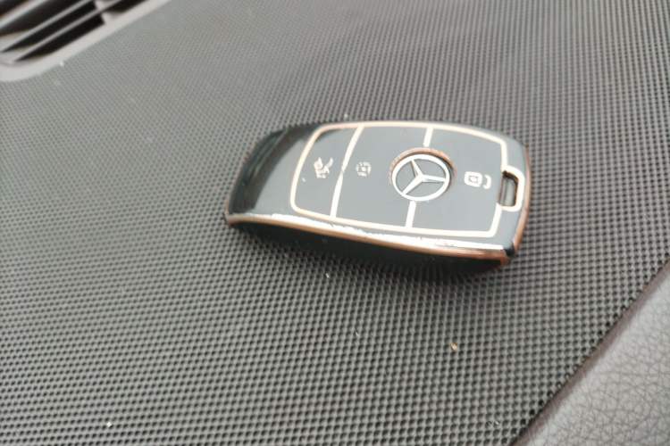 Used Mercedes-Benz E-Class 2019 Facelifted E 300 L Stylish Version Vehicle Key