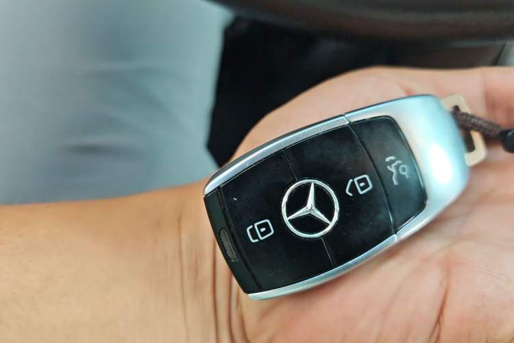 Used Mercedes-Benz E-Class 2019 Facelifted E 300 L Stylish Version Vehicle Key
