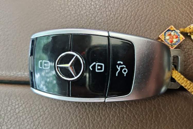 Used Mercedes-Benz E-Class 2019 E 300 L Sporty and Stylish Model Vehicle Key