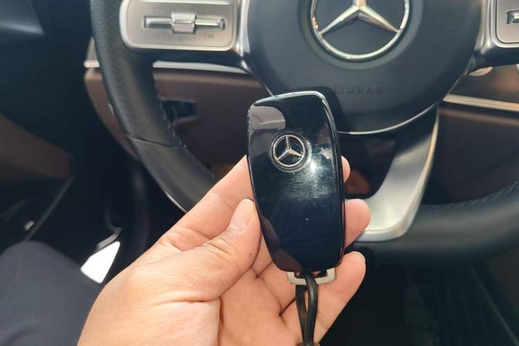 Used Mercedes-Benz E-Class 2019 Restyled E 300 L Sporty and Stylish Edition Vehicle Key
