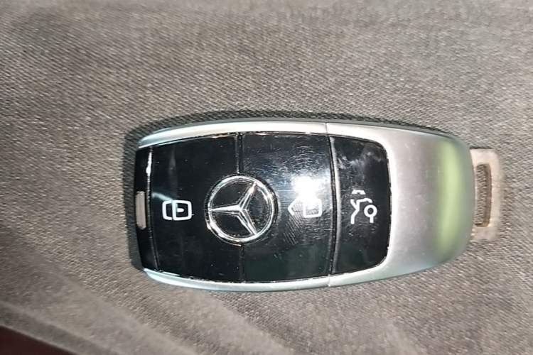 Used Mercedes-Benz E-Class 2019 E 260 L Sport Edition Vehicle Key