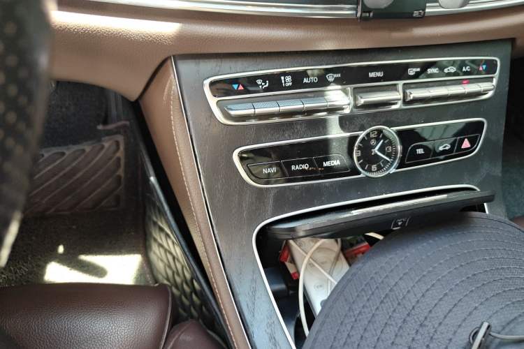Used Mercedes-Benz E-Class 2019 E 200 L Sport Edition Vehicle Key