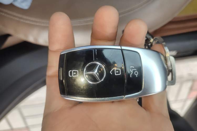 Used Mercedes-Benz E-Class 2019 E 300 L Sporty and Stylish Model