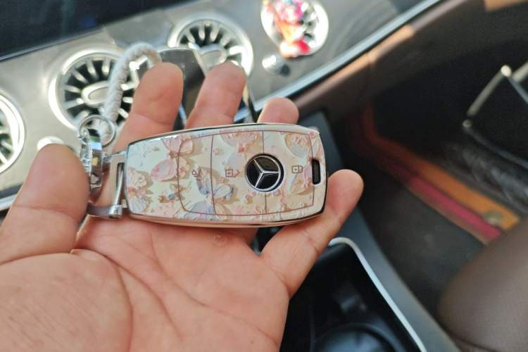 Used Mercedes-Benz E-Class 2019 E 300 L Sporty and Stylish Model Vehicle Key