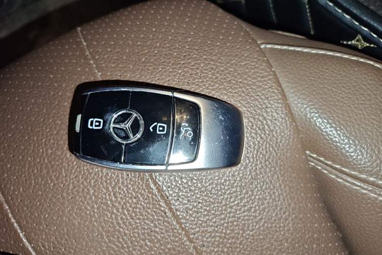 Used Mercedes-Benz E-Class 2019 Facelifted E 300 L Stylish Version Vehicle Key
