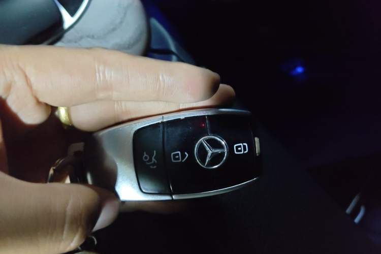 Used Mercedes-Benz E-Class 2019 Facelifted E 300 L Stylish Version Vehicle Key