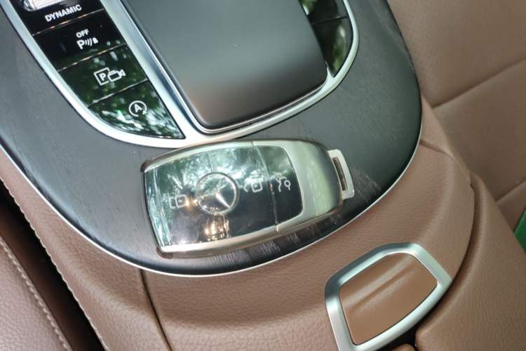 Used Mercedes-Benz E-Class 2019 Restyled E 300 L Sporty and Stylish Edition Vehicle Key
