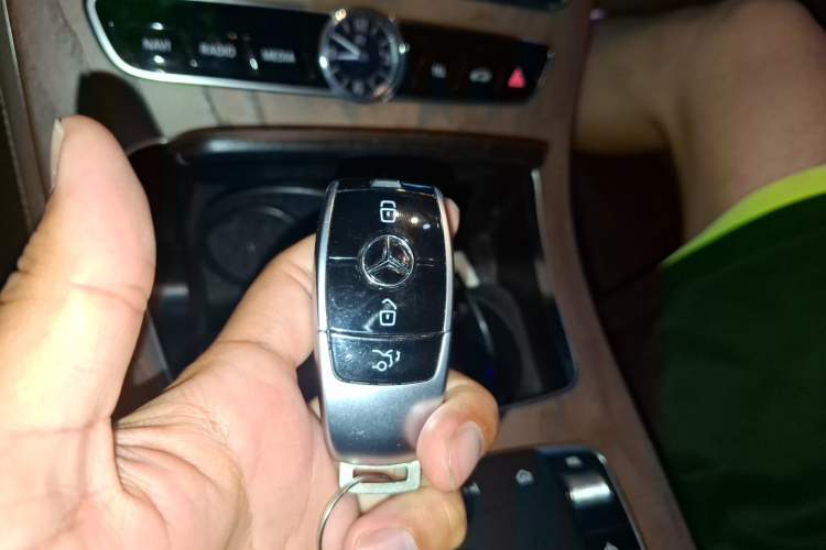 Used Mercedes-Benz E-Class 2019 Facelifted E 300 L Stylish Version Vehicle Key