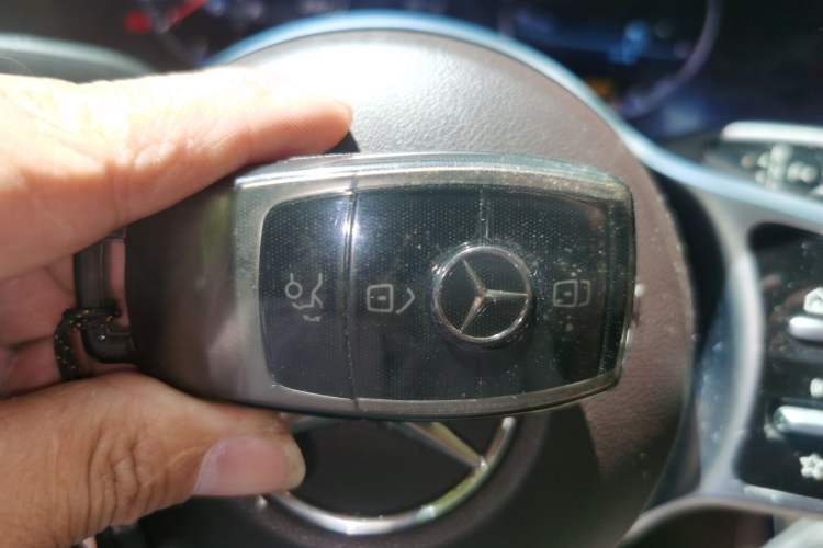 Used Mercedes-Benz E-Class 2019 Facelifted E 300 L Stylish Version Vehicle Key