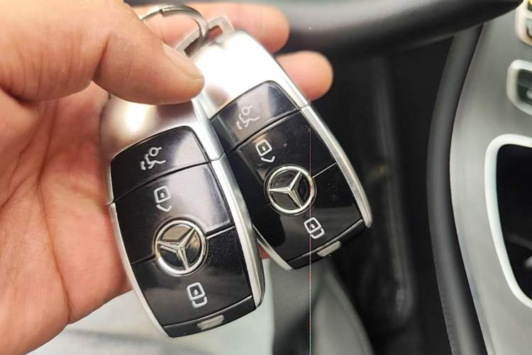 Used Mercedes-Benz E-Class 2019 Restyled E 300 L Sporty and Stylish Edition Vehicle Key