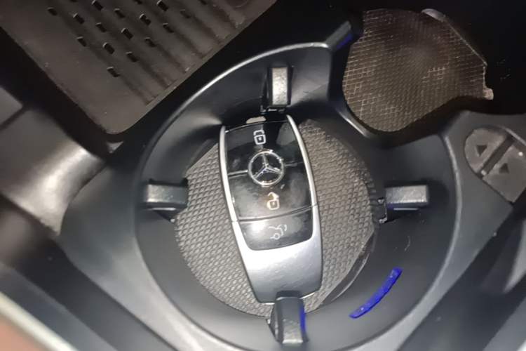 Used Mercedes-Benz E-Class 2019 E 200 L Vehicle Key