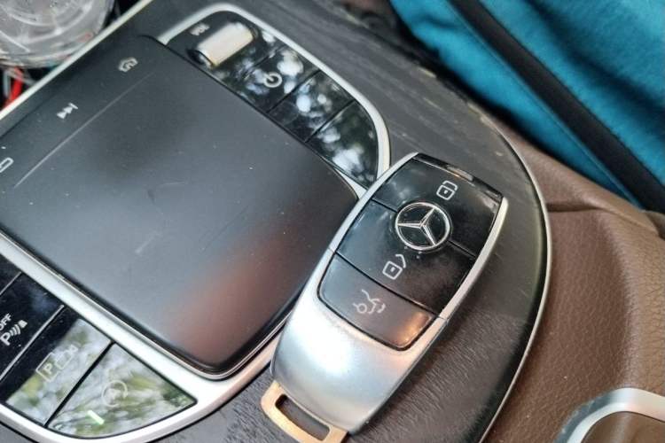 Used Mercedes-Benz E-Class 2019 E 260 L Sport Edition Vehicle Key