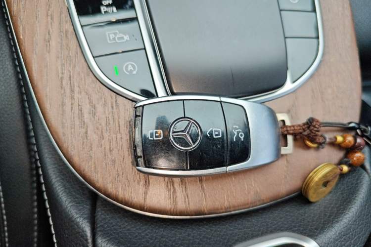 Used Mercedes-Benz E-Class 2019 E 260 L Vehicle Key