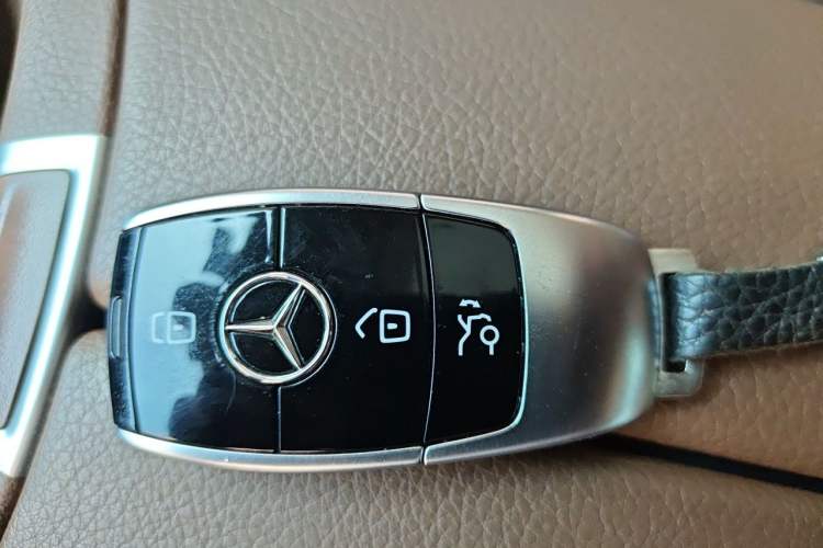 Used Mercedes-Benz E-Class 2019 E 260 L Sport Edition Vehicle Key