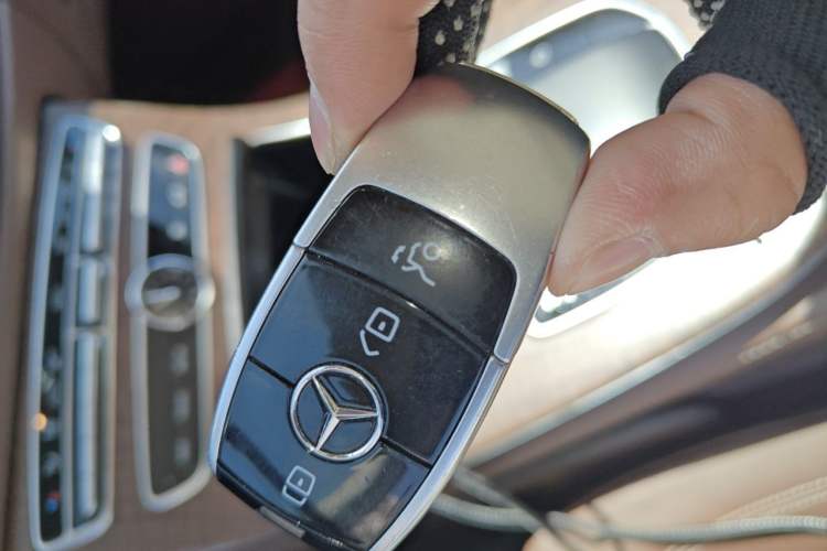 Used Mercedes-Benz E-Class 2019 E 200 L Vehicle Key