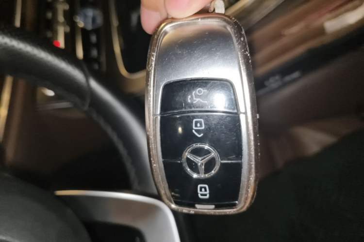 Used Mercedes-Benz E-Class 2019 E 260 L Sport Edition Vehicle Key