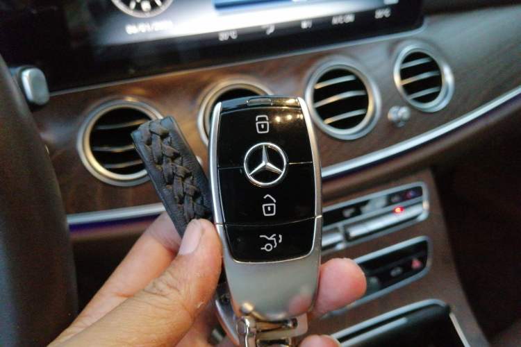 Used Mercedes-Benz E-Class 2019 E 260 L Vehicle Key