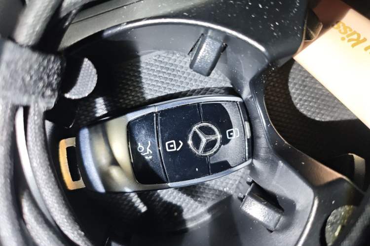 Used Mercedes-Benz E-Class 2019 Restyled E 300 L Luxury Edition Vehicle Key
