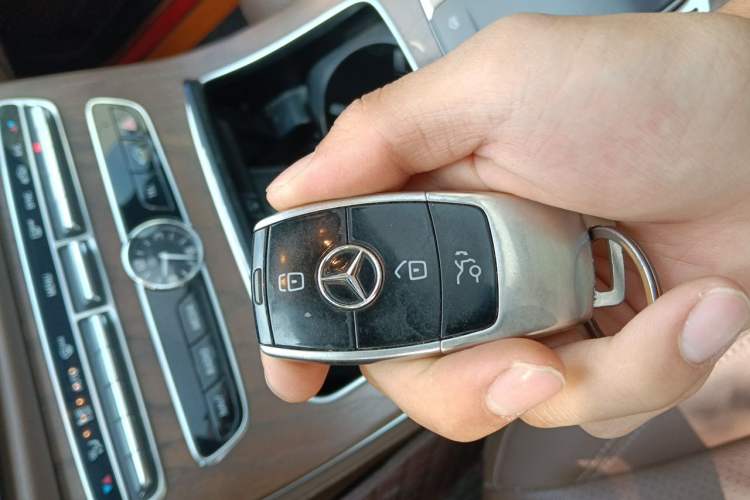 Used Mercedes-Benz E-Class 2019 Facelifted E 300 L Stylish Version Vehicle Key