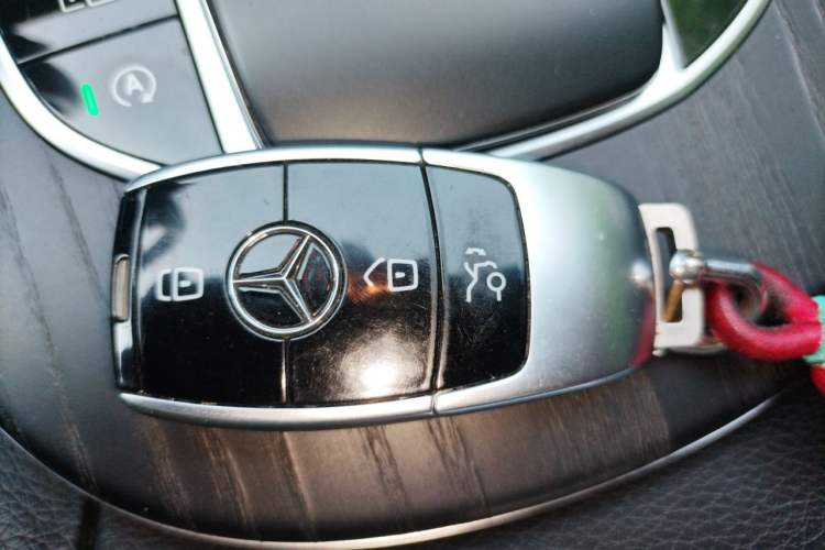 Used Mercedes-Benz E-Class 2019 Restyled E 300 L Sporty and Stylish Edition Vehicle Key
